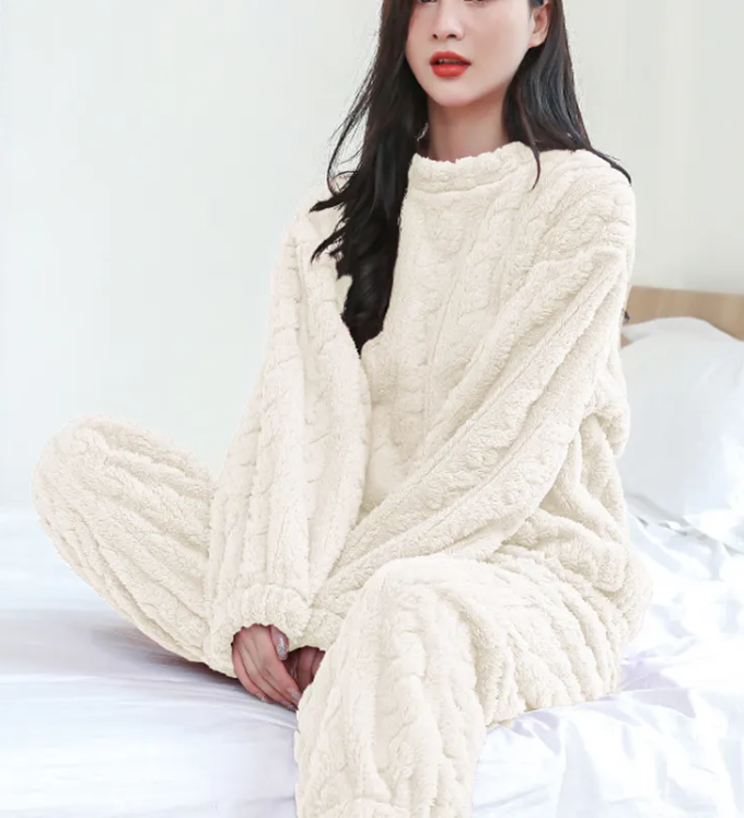 Winter Coral Velvet Pajama Set – Warm Pullover & Pants